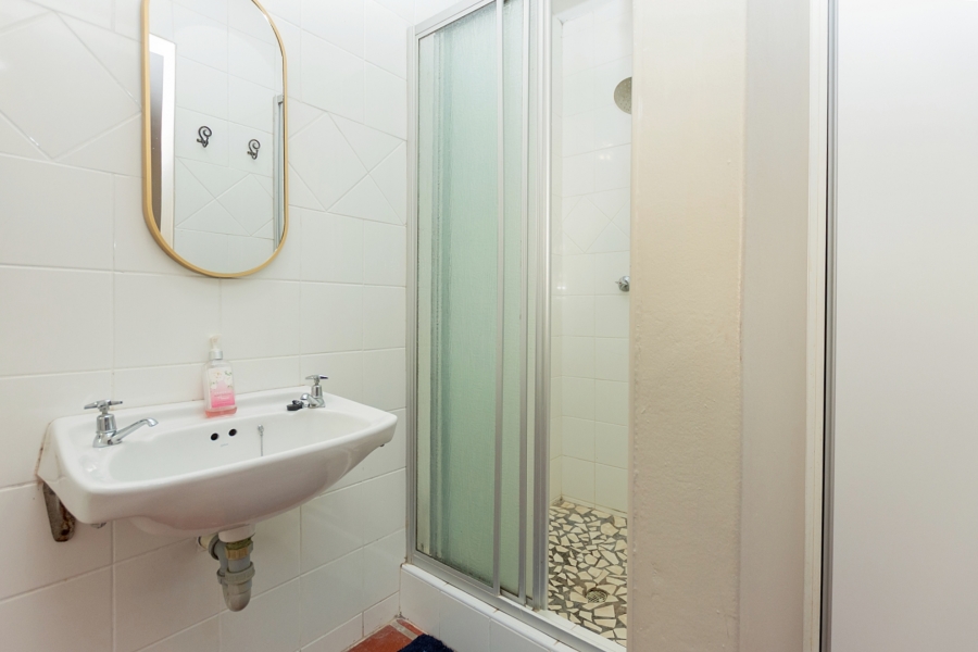 6 Bedroom Property for Sale in Middedorp Western Cape